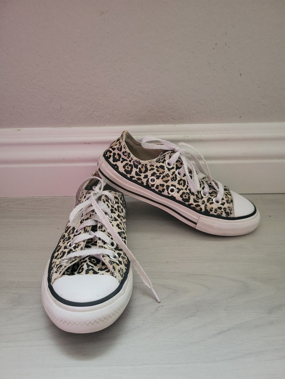Converse All Star Kids Low-Top Leopard Print Sneakers in Leopard Print Size 11